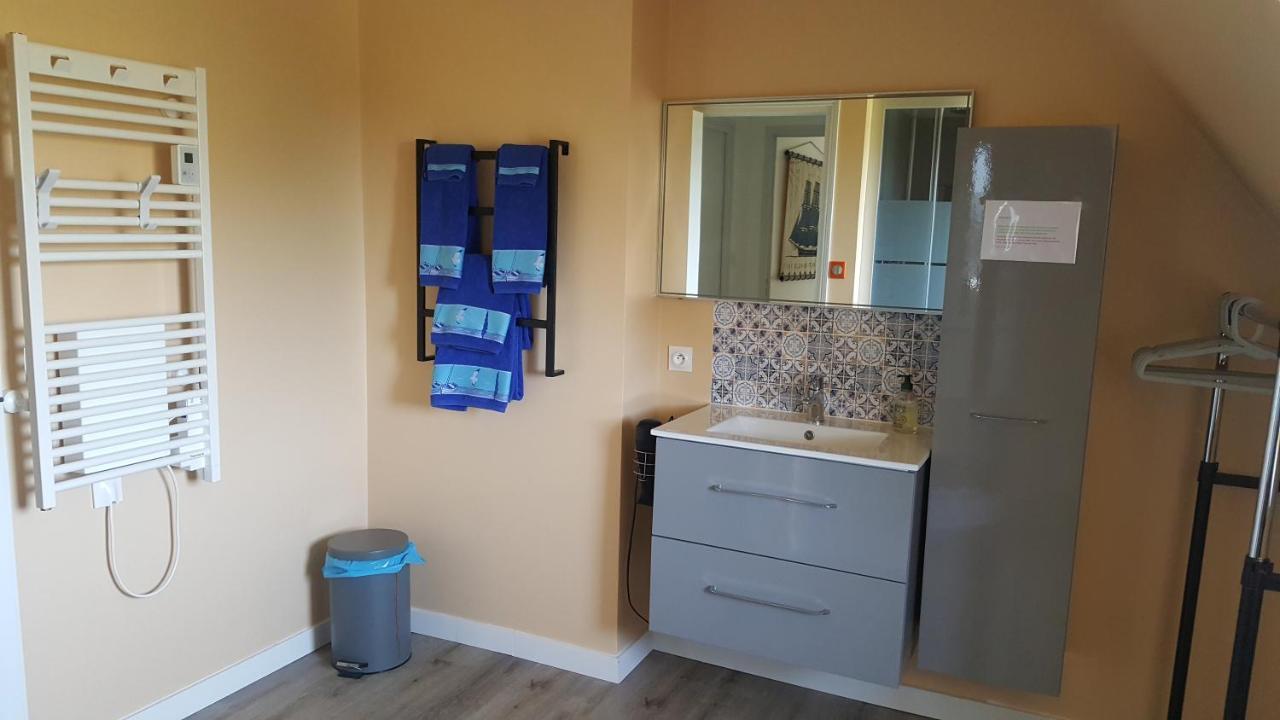 Chambre D'Hote Les Iles Конкарно Екстериор снимка